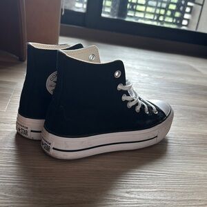 Platform Converse Black and White High-Tops